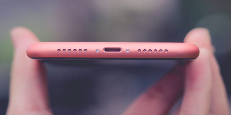 Sáng tỏ thắc mắc iPhone XR có mấy loa?